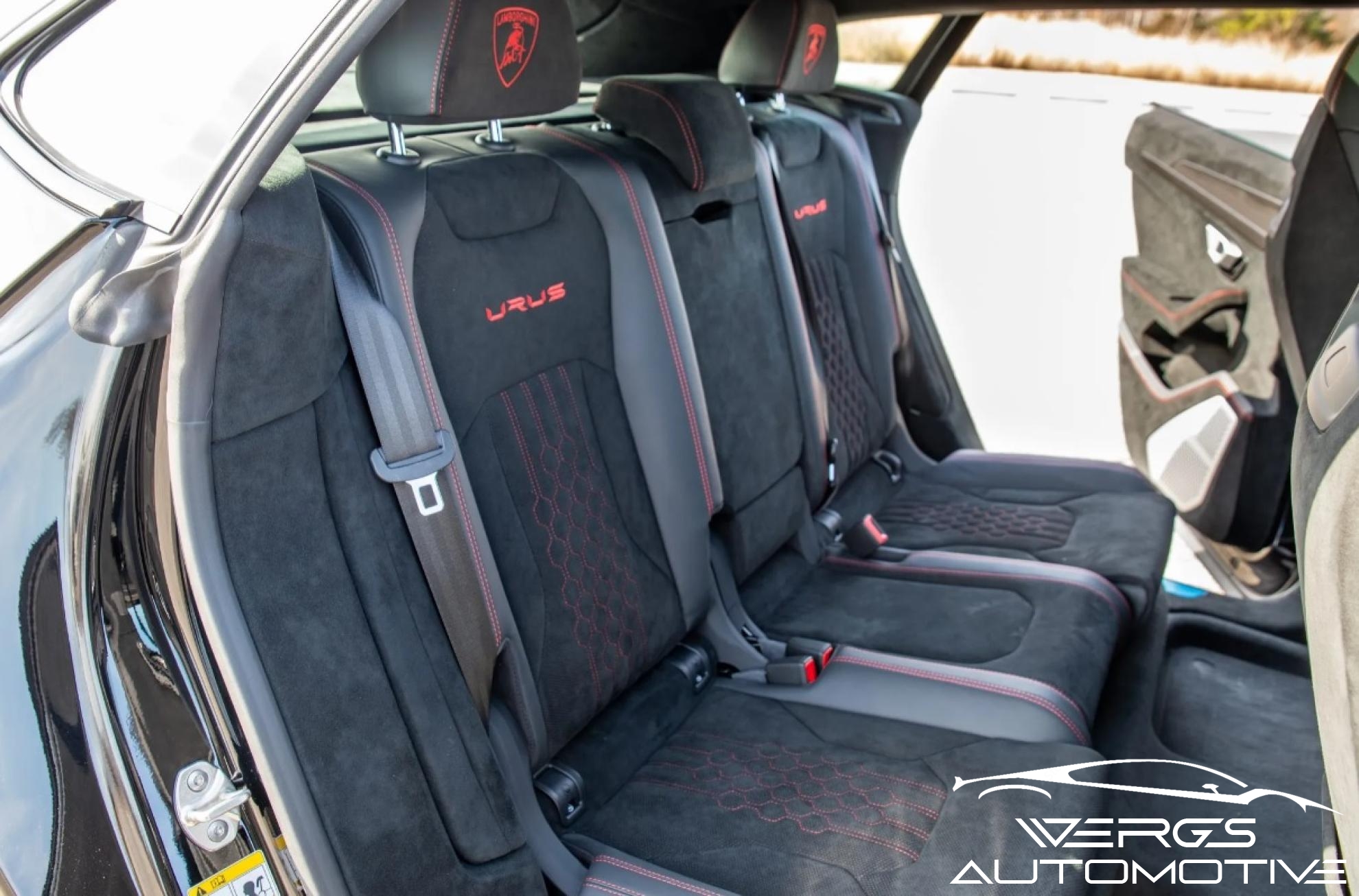 2024 Lamborghini URUS Performante